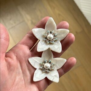 Elegant White Floral Earrings